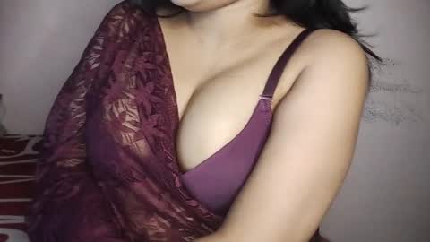 priyu_ online show from 11/26/25, 05:14