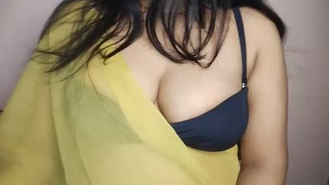 priyu_ online show from 12/19/25, 03:24