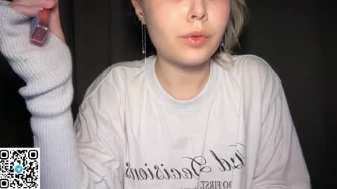 moli online show from 04/17/26, 03:48