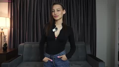 Snapshot of prohibited_content chatting on 11/27/25, 08:05 Sofi online show from 11/27/25, 08:05