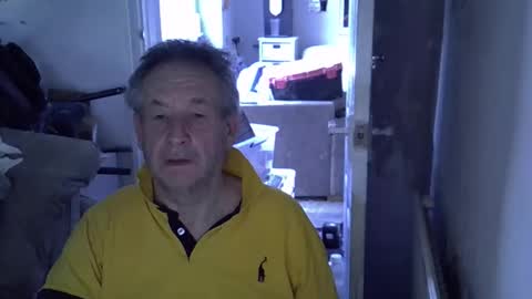 Snapshot of projectorepson chatting on 12/20/25, 10:22 projectorepson online show from 12/20/25, 10:22