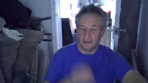 Snapshot of projectorepson chatting on 12/21/25, 01:29 projectorepson online show from 12/21/25, 01:29