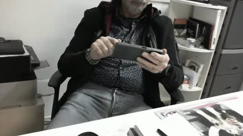 mature hairy guy online show from 02/26/25, 05:50