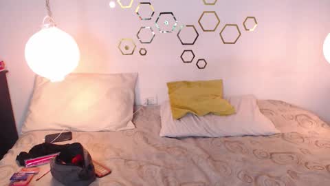 Adris  Juan online show from 10/23/25, 01:49