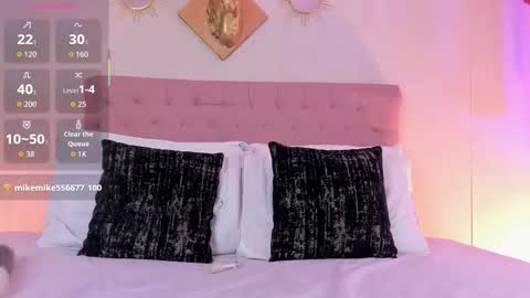 Snapshot of prretty_moon_ chatting on 10/17/25, 12:19 Pretty Moon online show from 10/17/25, 12:19