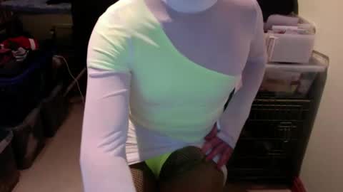 Snapshot of prrysport123 chatting on 11/24/25, 09:42 prrysport123 online show from 11/24/25, 09:42