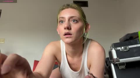 Oli online show from 04/17/26, 08:45