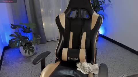    INDEPENDENT MODEL online show from 02/09/25, 11:36