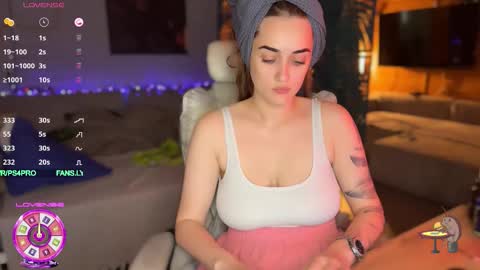 Queen of Pain online show from 10/04/25, 05:16