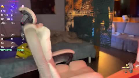 Queen of Pain online show from 10/30/25, 02:13