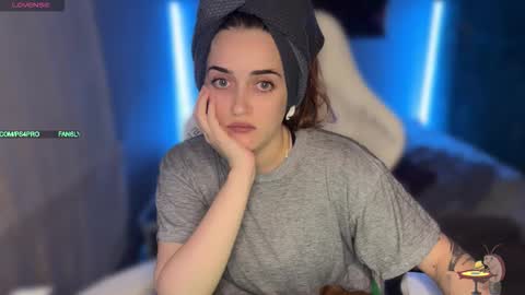 Queen of Pain online show from 12/05/25, 02:25