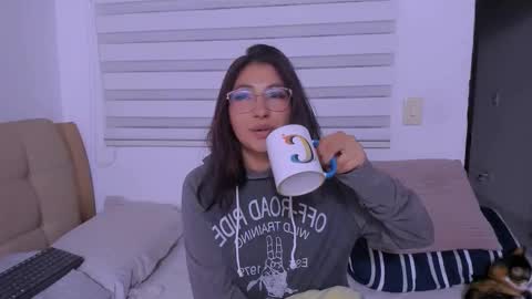 Mara online show from 12/01/25, 05:23