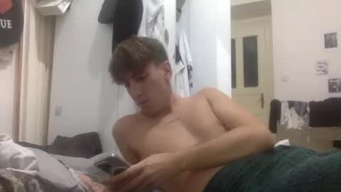 Snapshot of pttvnvkk chatting on 01/28/25, 08:36 pttvnvkk online show from 01/28/25, 08:36