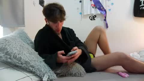 Snapshot of pttvnvkk chatting on 02/24/25, 11:32 pttvnvkk online show from 02/24/25, 11:32