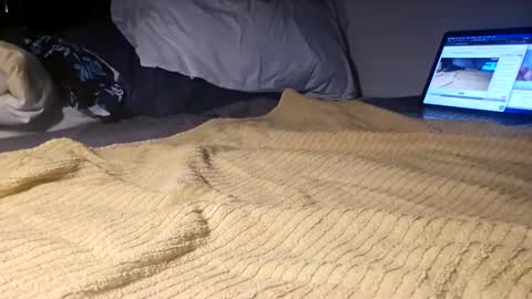 Snapshot of ptut82 chatting on 11/27/25, 08:16 ptut82 online show from 11/27/25, 08:16