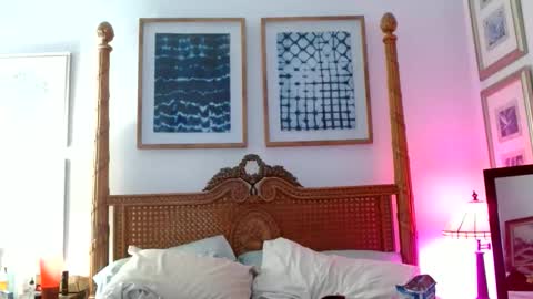 Snapshot of pufftpass chatting on 04/16/26, 10:16 pufftpass online show from 04/16/26, 10:16