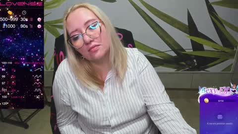 Snapshot of puffybun chatting on 01/18/25, 04:42 puffybun online show from 01/18/25, 04:42