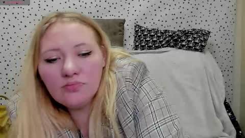 Snapshot of puffybun chatting on 03/04/26, 05:02 puffybun online show from 03/04/26, 05:02