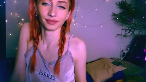 Snapshot of pufpufog chatting on 01/11/25, 12:29 EsteticHouse online show from 01/11/25, 12:29