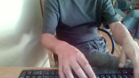 Snapshot of pup_y chatting on 09/26/25, 03:38 pup_y online show from 09/26/25, 03:38