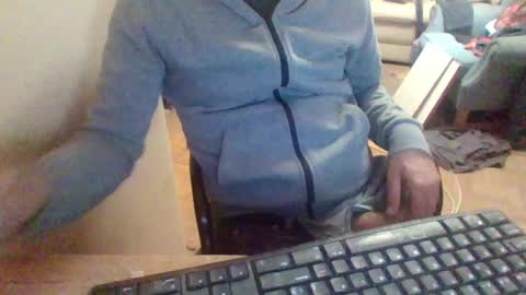 Snapshot of pup_y chatting on 09/27/25, 10:04 pup_y online show from 09/27/25, 10:04