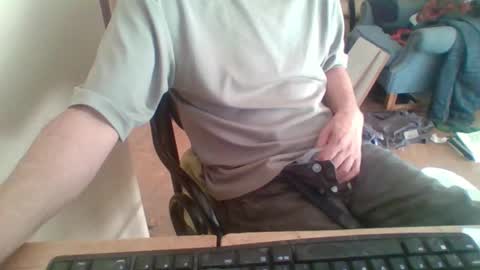 Snapshot of pup_y chatting on 10/01/25, 01:17 pup_y online show from 10/01/25, 01:17