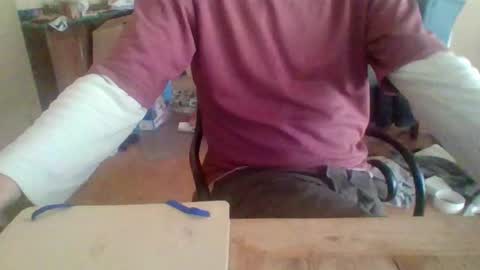 Snapshot of pup_y chatting on 10/13/25, 08:03 pup_y online show from 10/13/25, 08:03