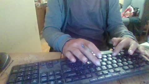 Snapshot of pup_y chatting on 10/17/25, 08:11 pup_y online show from 10/17/25, 08:11