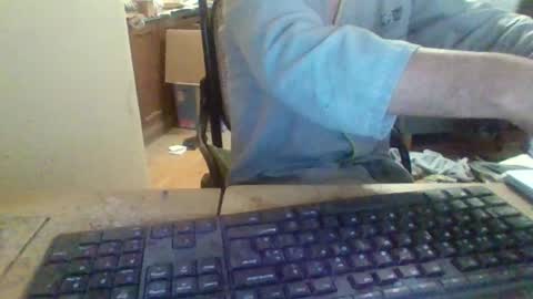 Snapshot of pup_y chatting on 10/20/25, 12:00 pup_y online show from 10/20/25, 12:00