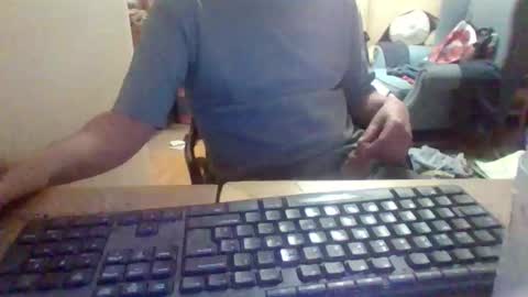 Snapshot of pup_y chatting on 10/22/25, 06:29 pup_y online show from 10/22/25, 06:29