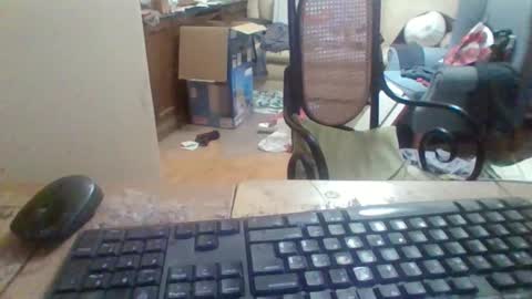 Snapshot of pup_y chatting on 10/23/25, 07:01 pup_y online show from 10/23/25, 07:01