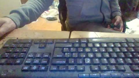 Snapshot of pup_y chatting on 10/28/25, 06:43 pup_y online show from 10/28/25, 06:43