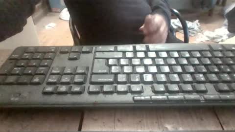 Snapshot of pup_y chatting on 10/31/25, 08:04 pup_y online show from 10/31/25, 08:04