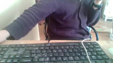 Snapshot of pup_y chatting on 11/21/25, 08:46 pup_y online show from 11/21/25, 08:46