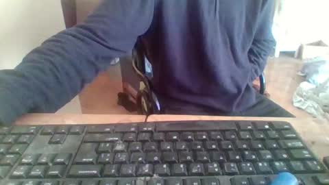 Snapshot of pup_y chatting on 11/25/25, 08:47 pup_y online show from 11/25/25, 08:47