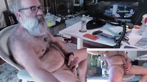 Pup And Papa bear online show from 06/24/26, 02:27
