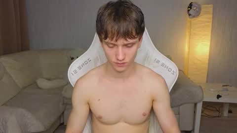 Snapshot of pupsenish chatting on 11/09/25, 12:31 Jesse online show from 11/09/25, 12:31