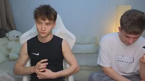 Snapshot of pupsenish chatting on 12/04/25, 06:38 Jesse online show from 12/04/25, 06:38