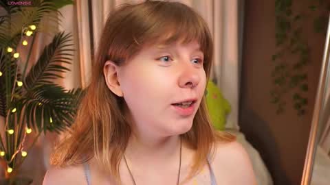 Snapshot of pure_dirt chatting on 09/14/25, 05:50 constant schedule Wednesday Friday Saturday Sunday The Rosemarie online show from 09/14/25, 05:50