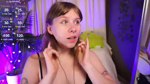 Snapshot of pure_dirt chatting on 09/21/25, 05:42 constant schedule Wednesday Friday Saturday Sunday The Rosemarie online show from 09/21/25, 05:42