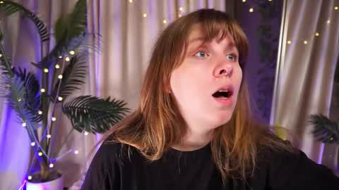 Snapshot of pure_dirt chatting on 10/05/25, 05:39 constant schedule Wednesday Friday Saturday Sunday The Rosemarie online show from 10/05/25, 05:39