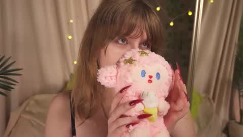 Snapshot of pure_dirt chatting on 10/25/25, 06:10 constant schedule Wednesday Friday Saturday Sunday The Rosemarie online show from 10/25/25, 06:10