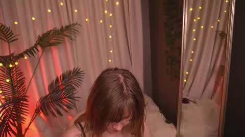 Snapshot of pure_dirt chatting on 11/16/25, 06:13 constant schedule Wednesday Friday Saturday Sunday The Rosemarie online show from 11/16/25, 06:13