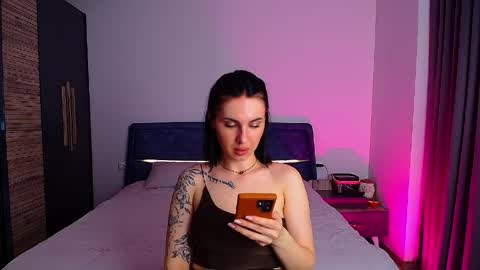 Julia online show from 04/04/26, 04:15