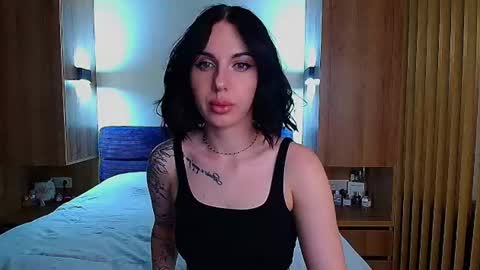 Julia online show from 07/08/26, 04:00