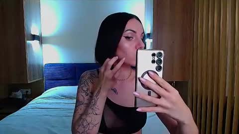 Julia online show from 07/12/26, 02:52