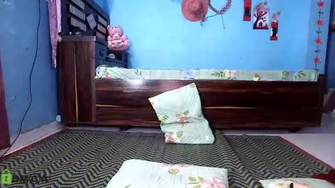 Pureannuals online show from 01/28/25, 05:54