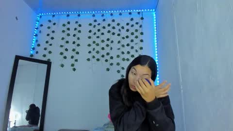 Snapshot of purefire2000 chatting on 10/17/25, 11:02 purefire2000 online show from 10/17/25, 11:02