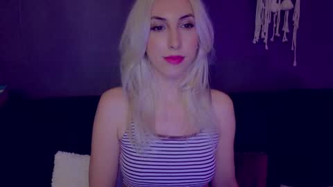 Isabelle online show from 02/06/25, 07:13