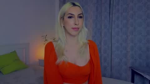 Isabelle online show from 02/25/25, 07:14